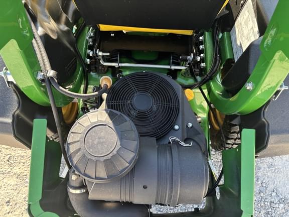 Image of John Deere Z920M equipment image 3