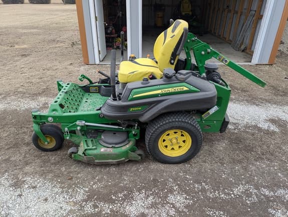 Image of John Deere Z920M equipment image 1