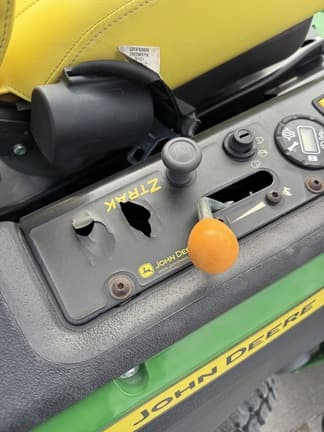 Image of John Deere Z920M equipment image 4