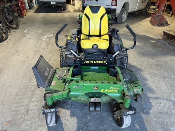 Image of John Deere Z930M equipment image 1