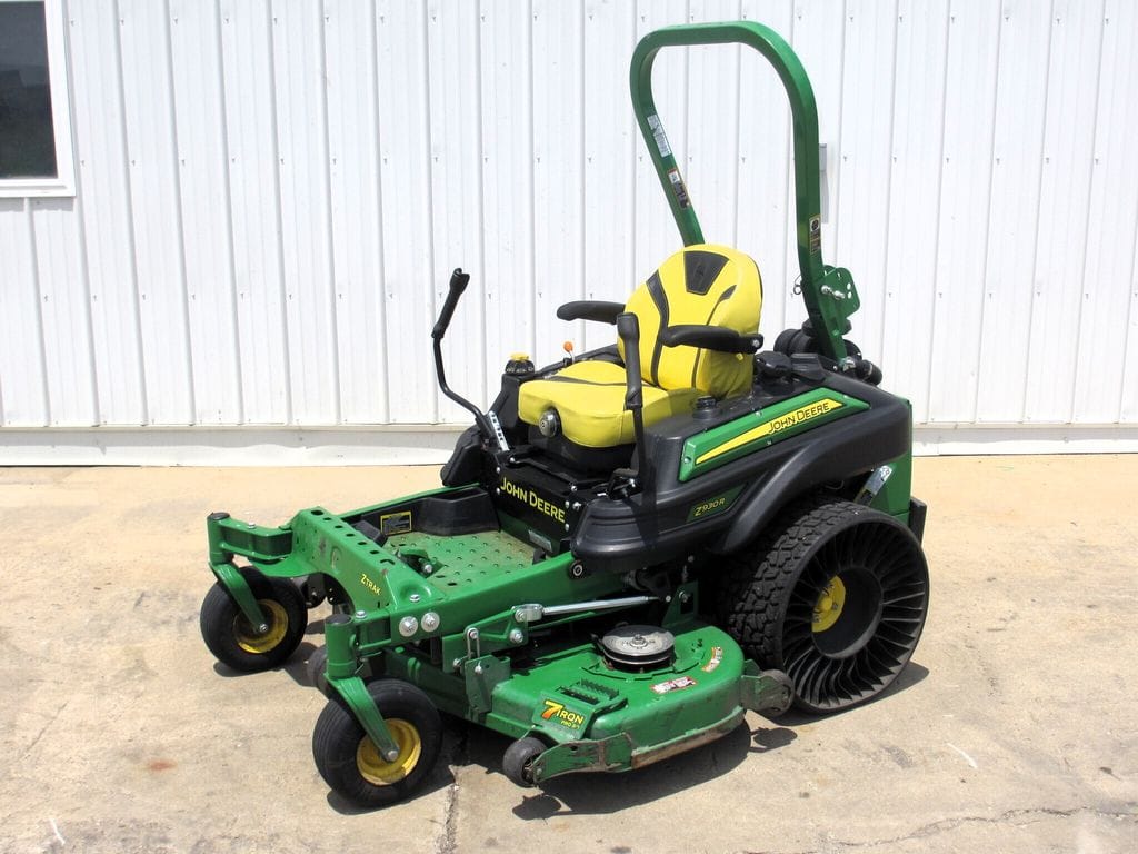 2022 John Deere Z930R Equipment Image0