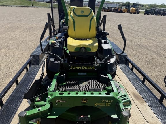 2022 John Deere Z930R Equipment Image0