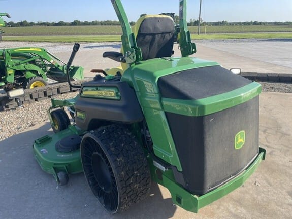 2022 John Deere Z997R Equipment Image0