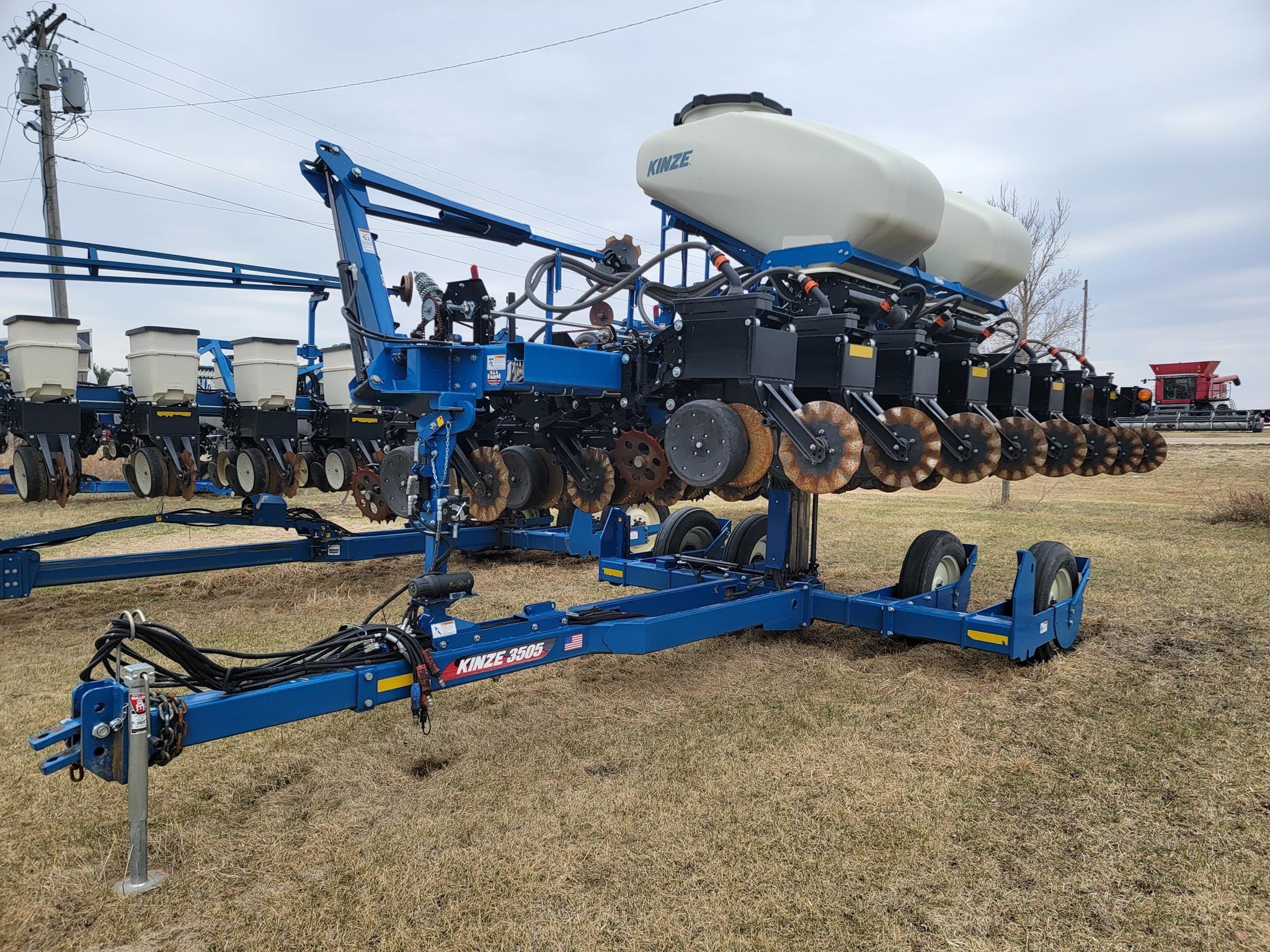 2022 Kinze 3505 Equipment Image0