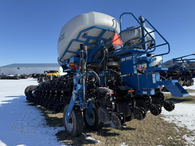 Image of Kinze 4905 equipment image 3