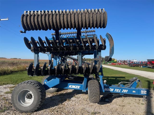 Image of Kinze Mach Till 201 equipment image 4