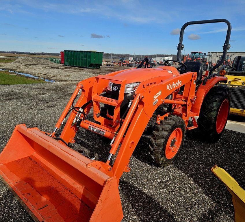 2022 Kubota L3301 Equipment Image0