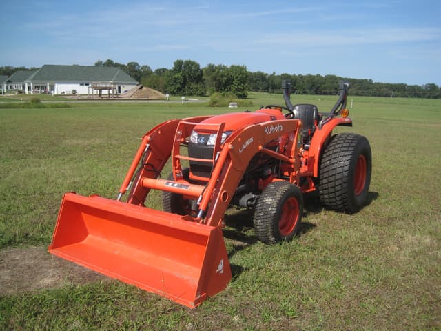 Image of Kubota L4701HST equipment image 1
