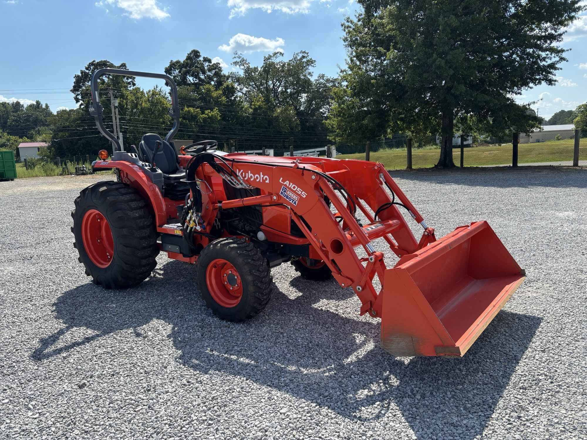 2022 Kubota L4760 Equipment Image0