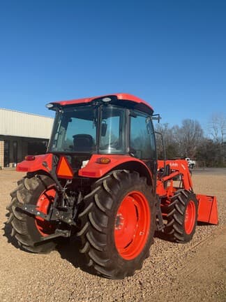 Image of Kubota M4D-071 equipment image 3