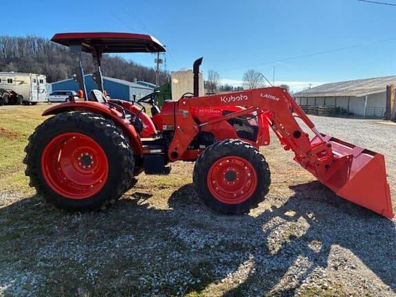 Image of Kubota M7060 Primary image