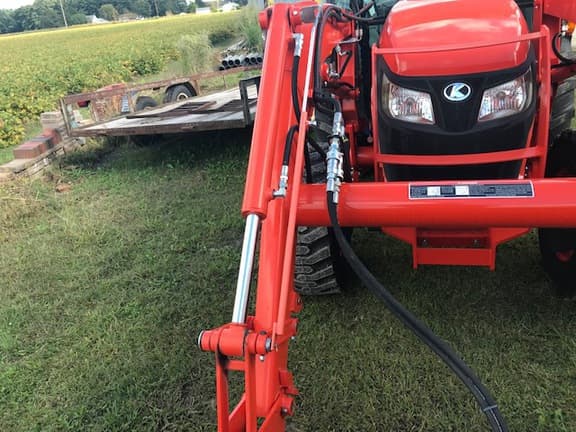 Image of Kubota MX5400 equipment image 2