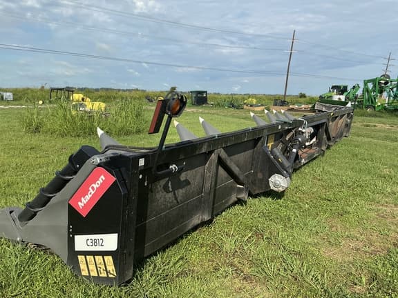 Image of MacDon C3812 equipment image 4