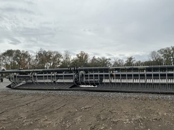 Image of MacDon FD240 equipment image 1