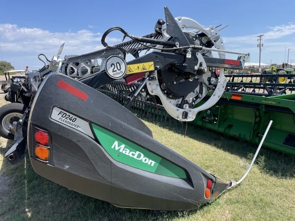 2022 MacDon FD240 Equipment Image0