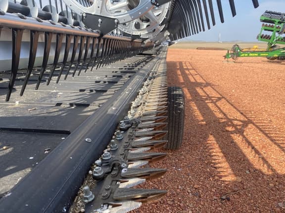 Image of MacDon FD250 equipment image 4