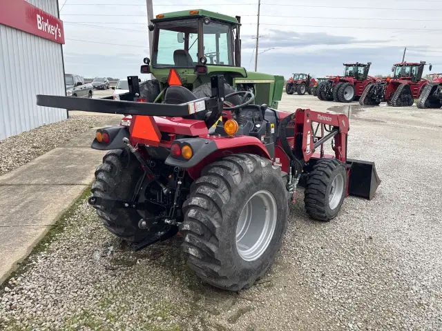 Image of Mahindra 2638 equipment image 1