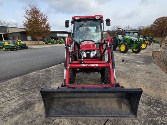Image of Mahindra 2638 equipment image 2