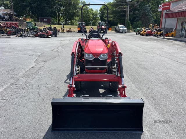 Image of Massey Ferguson 1825E equipment image 1