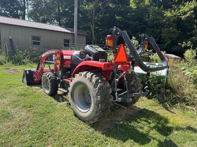 Image of Massey Ferguson 1825E equipment image 4