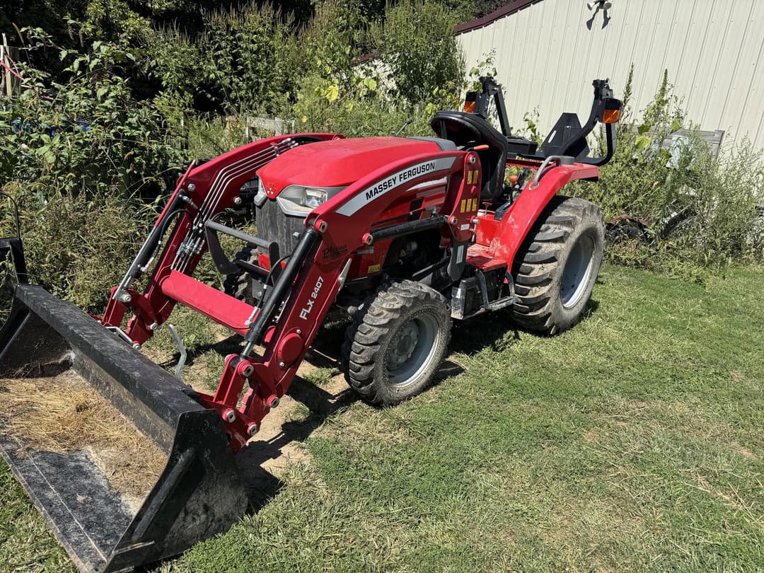 Image of Massey Ferguson 1825E Primary image