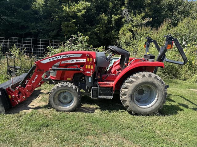Image of Massey Ferguson 1825E equipment image 3