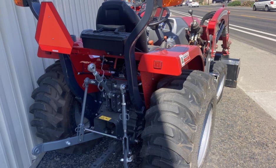 Image of Massey Ferguson 1835E Image 1