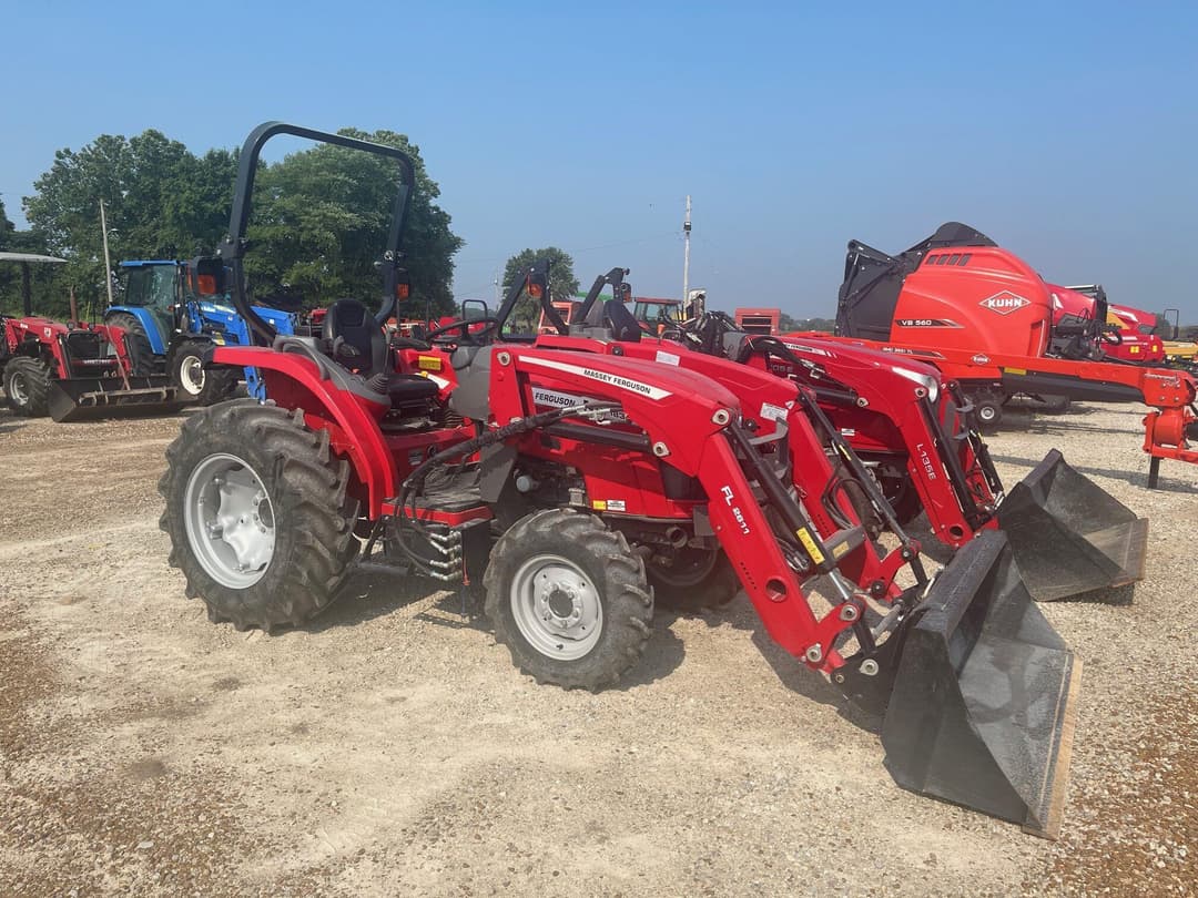 Image of Massey Ferguson 1835M Image 0