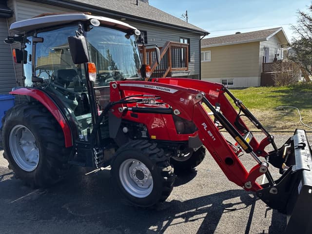 Image of Massey Ferguson 1835M equipment image 1