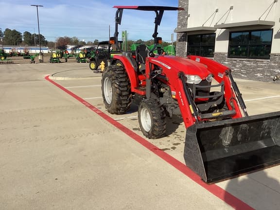 Image of Massey Ferguson 2850E equipment image 3