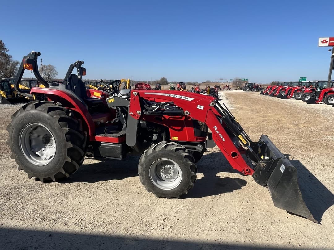 Image of Massey Ferguson 2860E Image 0