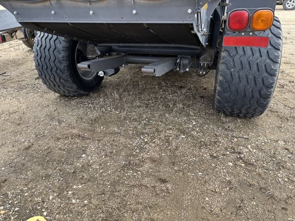 Image of Massey Ferguson RB4180V equipment image 4