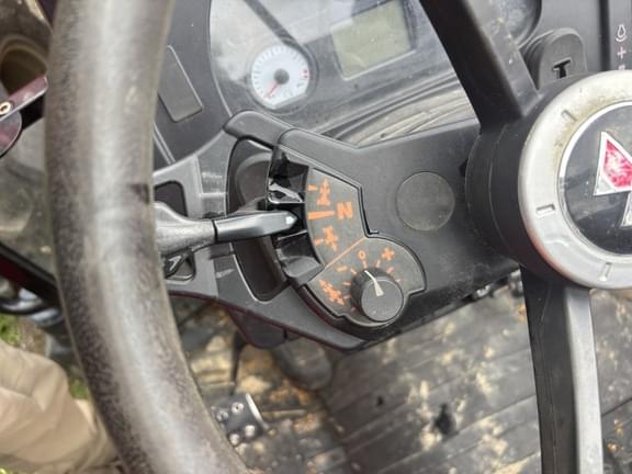 Image of Massey Ferguson 4707 equipment image 2