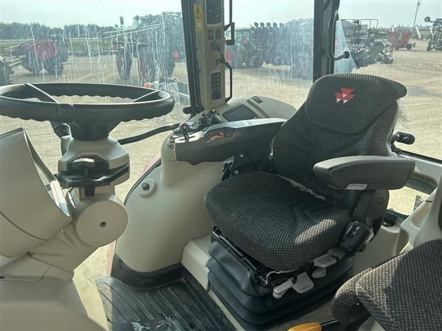 Image of Massey Ferguson 7724S equipment image 3