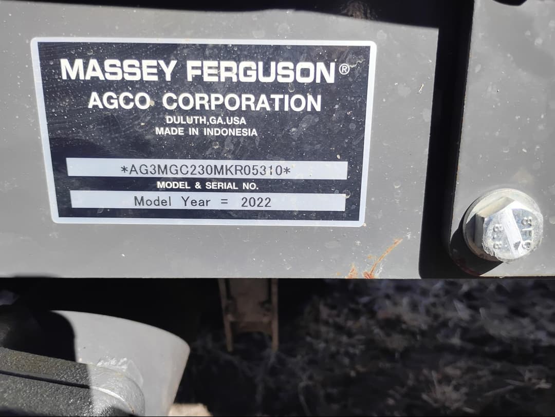 Image of Massey Ferguson GC1723E Image 1