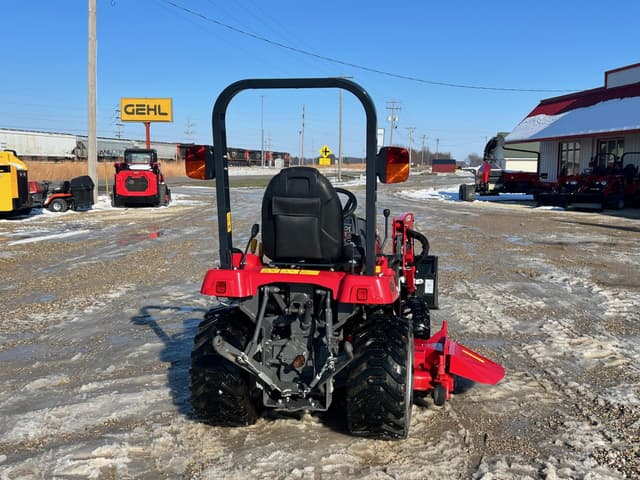 Image of Massey Ferguson GC1723E equipment image 2