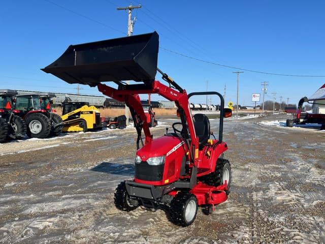 Image of Massey Ferguson GC1723E equipment image 4