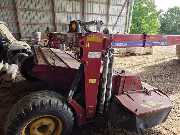 Image of New Holland 310 equipment image 2
