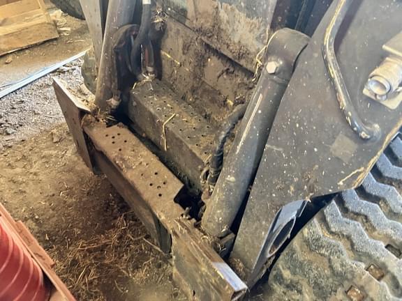 Image of New Holland C337 equipment image 4