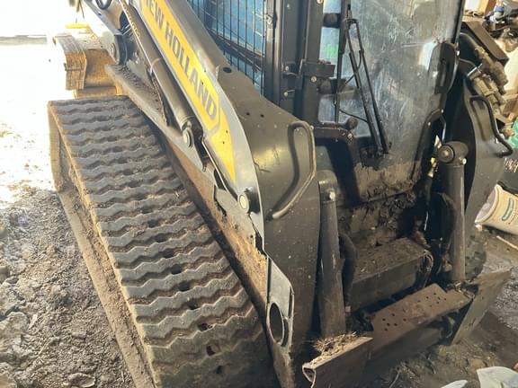 Image of New Holland C337 equipment image 2