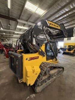 Image of New Holland C362 equipment image 2