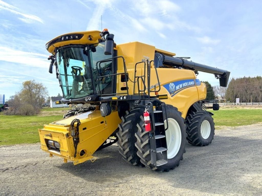 2022 New Holland CR7.90 Equipment Image0