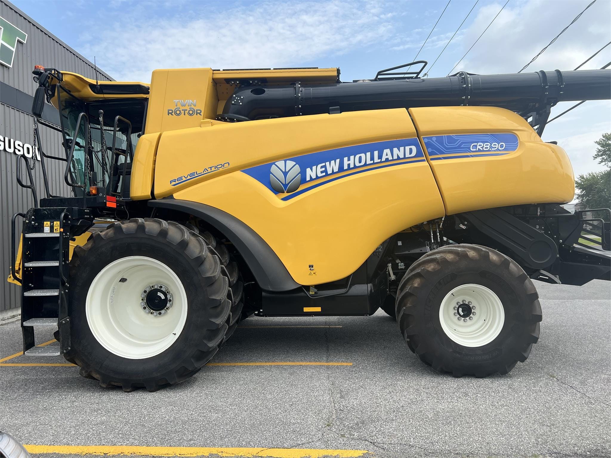 2022 New Holland CR8.90 Equipment Image0