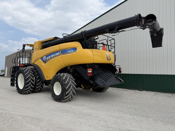 Image of New Holland CR8.90 equipment image 3