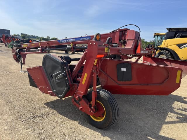 Image of New Holland 313 equipment image 3