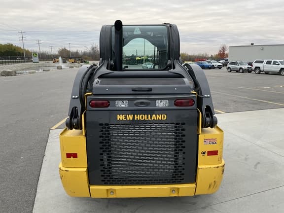 Image of New Holland L320 equipment image 3