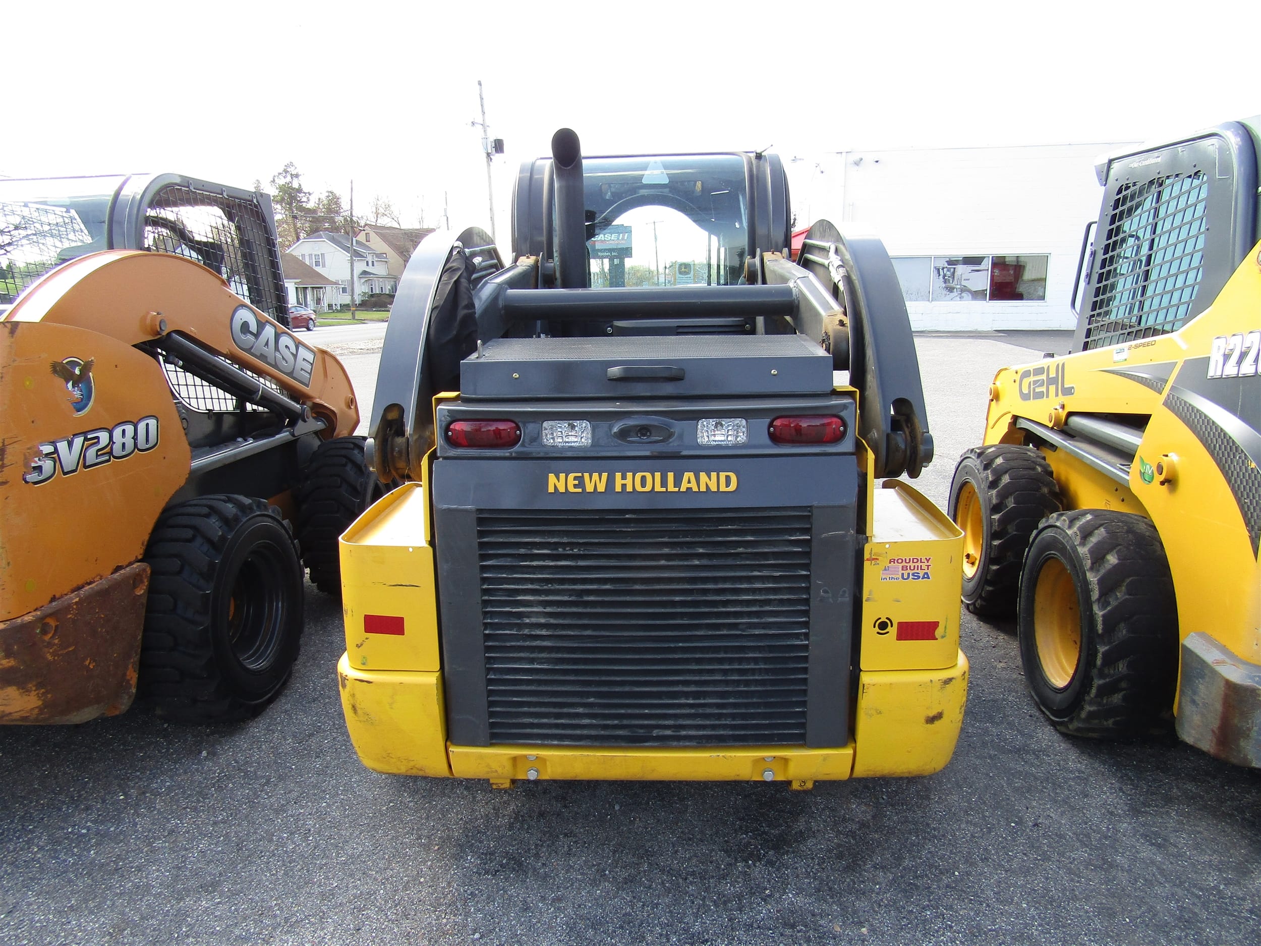 2022 New Holland L328 Equipment Image0