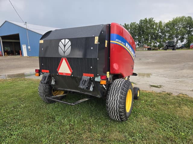 Image of New Holland RF440 Utility equipment image 1
