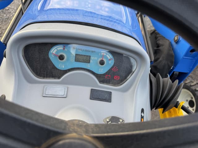 Image of New Holland Workmaster 25S equipment image 4