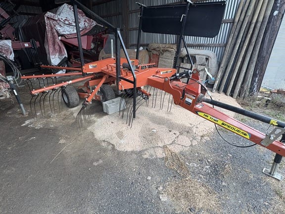 2022 Pequea HR1140 Equipment Image0